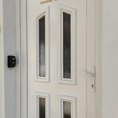 Corvinus Apartament *